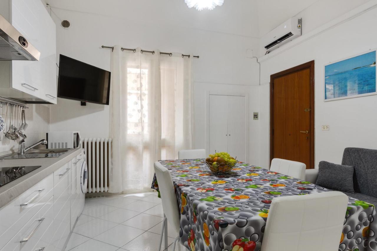 Dimora Del Delfino Curioso Appartement Lecce Buitenkant foto