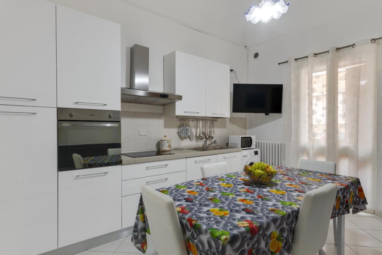 Dimora Del Delfino Curioso Appartement Lecce Buitenkant foto