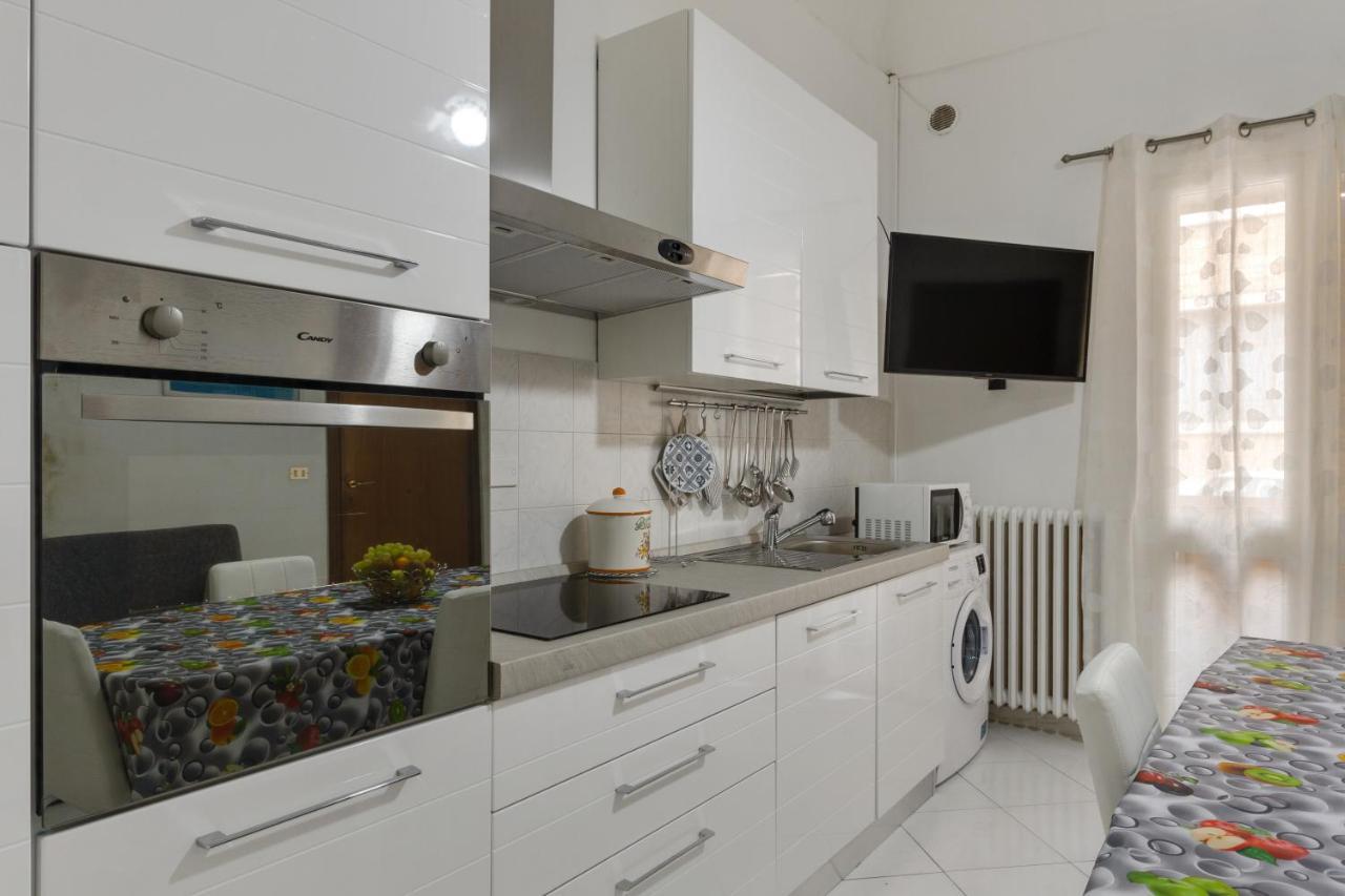 Dimora Del Delfino Curioso Appartement Lecce Buitenkant foto